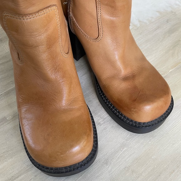 SOLD-Vintage Y2K chunky platform square toe Nine West camel leather boots - Picture 11 of 16